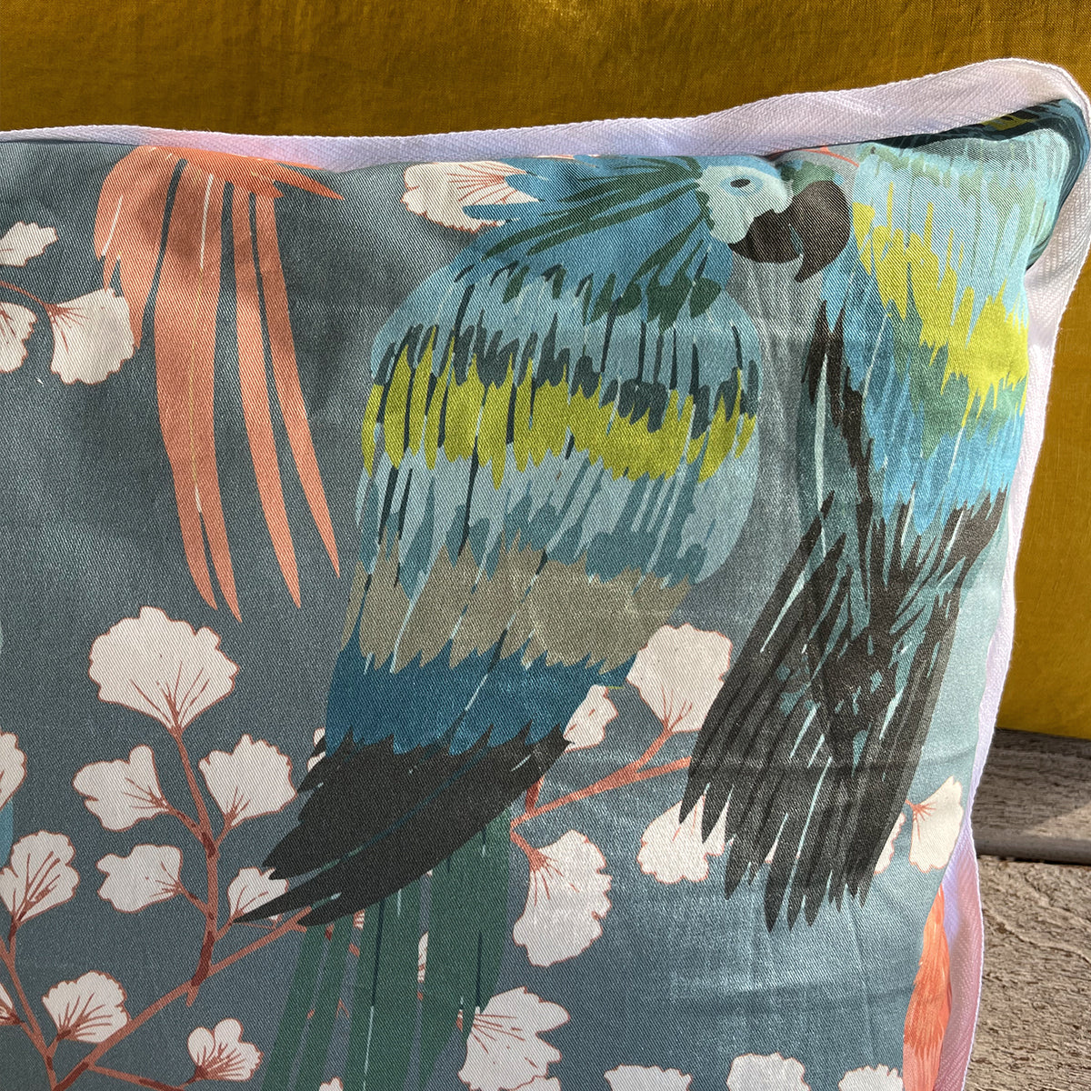 FUNDA DE COJÍN PARROTS